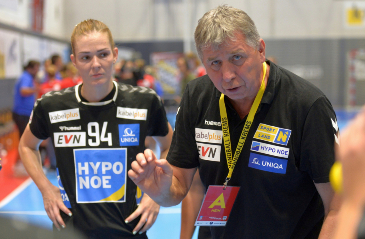 Cheftrainer Ferenc Kovacs Hypo Niederösterreich - Copyright Thomas Bobens.jpg-Handball Hypo NÖ